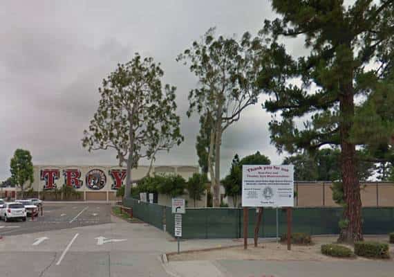 קליפורניה: נערה בת 15 נעצרה לאחר שהעלתה איומים באינסטנגרם נגד תיכון בפולרטון