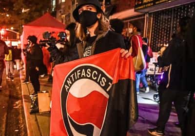 התכנית למהפכה נחשפת: המזימה של השמאל הרדיקלי לשינוי יסודות ארה"ב