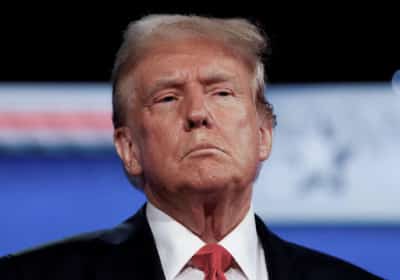 ברקע הונאת הענק במינסוטה: טראמפ מקפיא מיליארדי דולרים למדינות דמוקרטיות - בהן קליפורניה וניו יורק