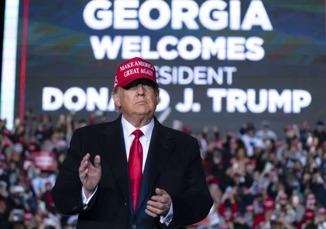 טראמפ ביקש "למצוא 11,780 קולות" בג'ורג'יה: האם הנשיא לשעבר יועמד לדין?