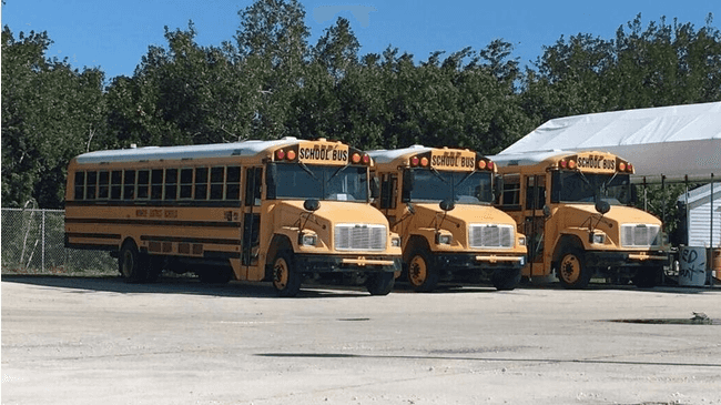 פלורידה: נהג ההסעות נטש את התלמידים בשולי הכביש
