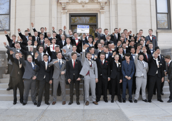 ויסקונסין: תכנית למלחמה באנטישמיות בעקבות תמונת התלמידים שאולי הצדיעו במועל יד