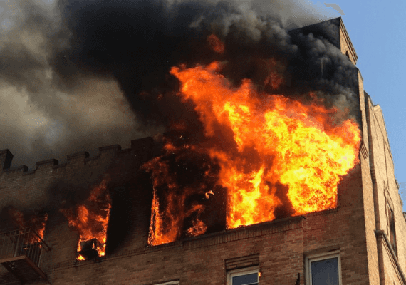 ניו יורק: 23 בני אדם נפגעו בשריפה בבניין מגורים