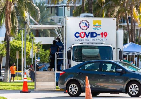 פניית פרסה ב-CDC: "מי שבא במגע עם חולה קורונה לאו דווקא צריך להיבדק"