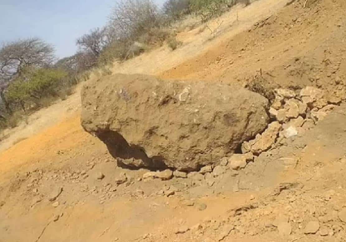 "לא ידועים למדע": מינרלים 'חייזרים' נמצאו על מטאור במשקל 15 טון שהתרסק באפריקה