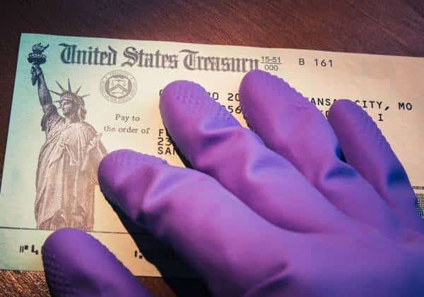 ביידן צפוי להציג חקיקת חירום חדשה: האם צ'קים בגובה 2,000 דולר בכל זאת בדרך אליכם?