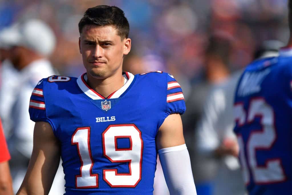 כוכב ה-NFL המכונה "איל הבעיטות" מואשם בלקיחת חלק באונס קבוצתי של נערה בת 17 בקליפורניה