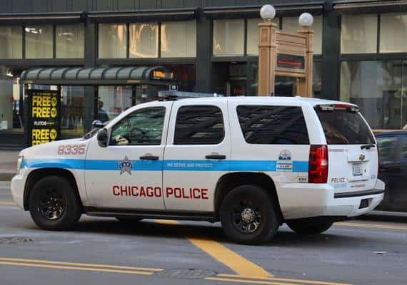 האלימות שוב גואה בשיקגו: 34 בני אדם נורו במהלך סוף השבוע הארוך