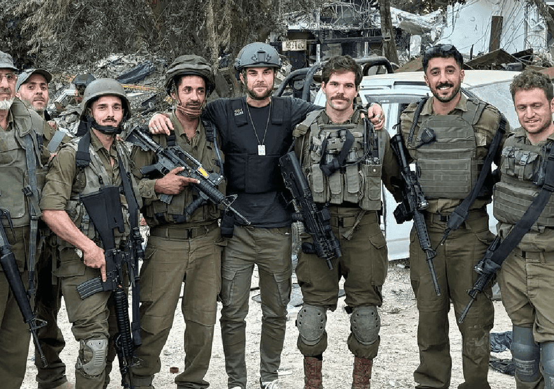 כוכב 'יומני הערפד' נחת בישראל – ועושה עבורנו הסברה קריטית