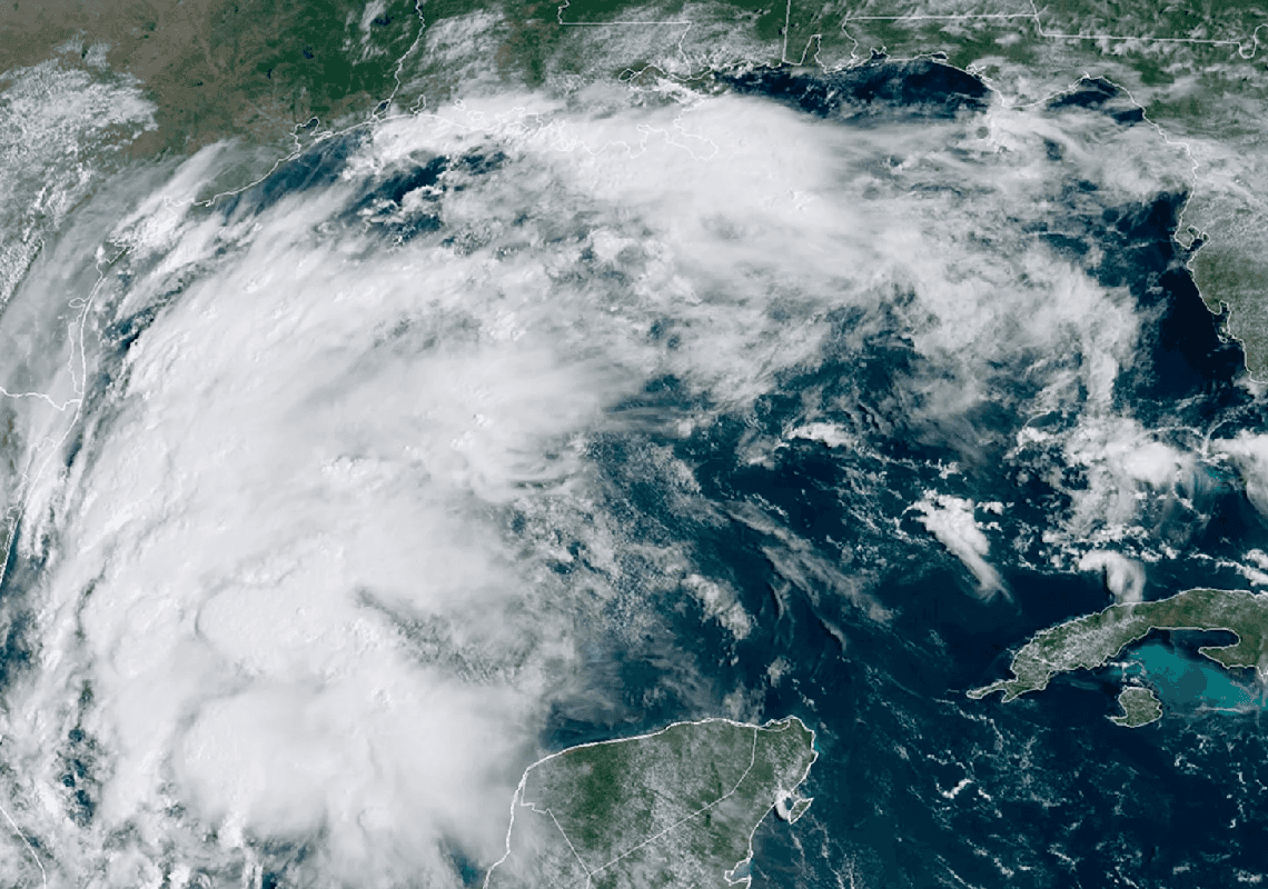 סופה טרופית בדרכה לחופי טקסס ולואיזיאנה - ומאיימת בגשמים ושיטפונות כבדים 