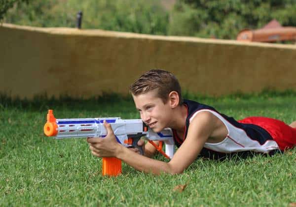 סנאטורים דמוקרטים במכתב: להדק את הפיקוח על רובי צעצוע