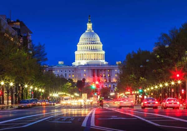 "פגרת הקיץ של בית הנבחרים מבוטלת עד שתאושר 'חקיקת קורונה' נוספת"