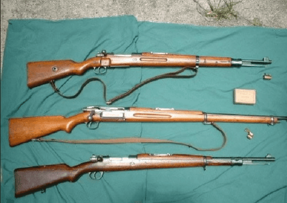 ברוקלין: מצבור נשק ממלחמה"ע ה-2 וסמים נמצאו בפשיטה על בית