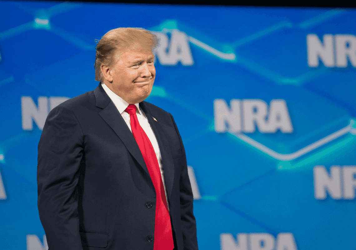 על אף הטבח בביה"ס בטקסס - טראמפ ינאם בכינוס של איגוד הרובאים הלאומי