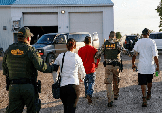 מעל 100 עצורים בפשיטה של ICE על חברת גננות באוהיו