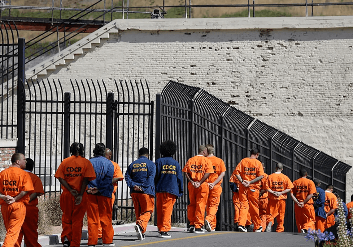 קליפורניה תקל על אסירים בקבלת שחרור מוקדם