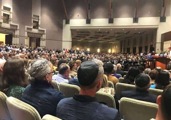"ShowUpForShabbat#": רבבות צפויים לפקוד את בתי הכנסת ברחבי ארה"ב ביממה הקרובה