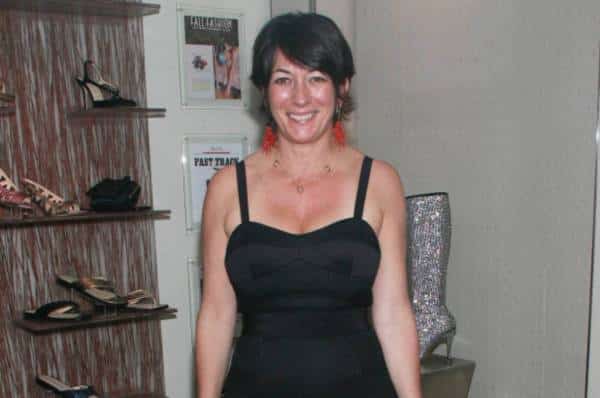 טלפון מכוסה בנייר כסף, שומרים מהצבא הבריטי, ומחבואים עם ה-FBI - הרגעים הדרמטיים במעצרה של גיליין מקסוול נחשפים