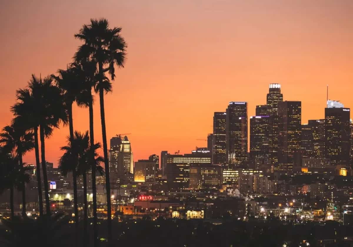 משבר בענף המלונאות בלוס אנג'לס: העלאת שכר המינימום חונקת את העסקים