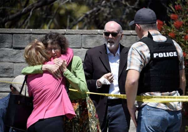 "מחשבותינו ותפילותינו עם הנפגעים": הנשיא טראמפ ואחרים מגיבים לפיגוע הירי בבית הכנסת