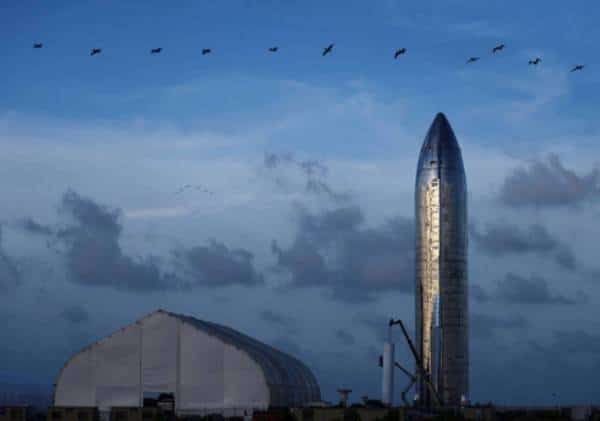 "זה הרגיש כמו רעידת אדמה": יום לפני השיגור, רכב של SpaceX התפוצץ לעיני המצלמות בבדיקת מנוע שגרתית