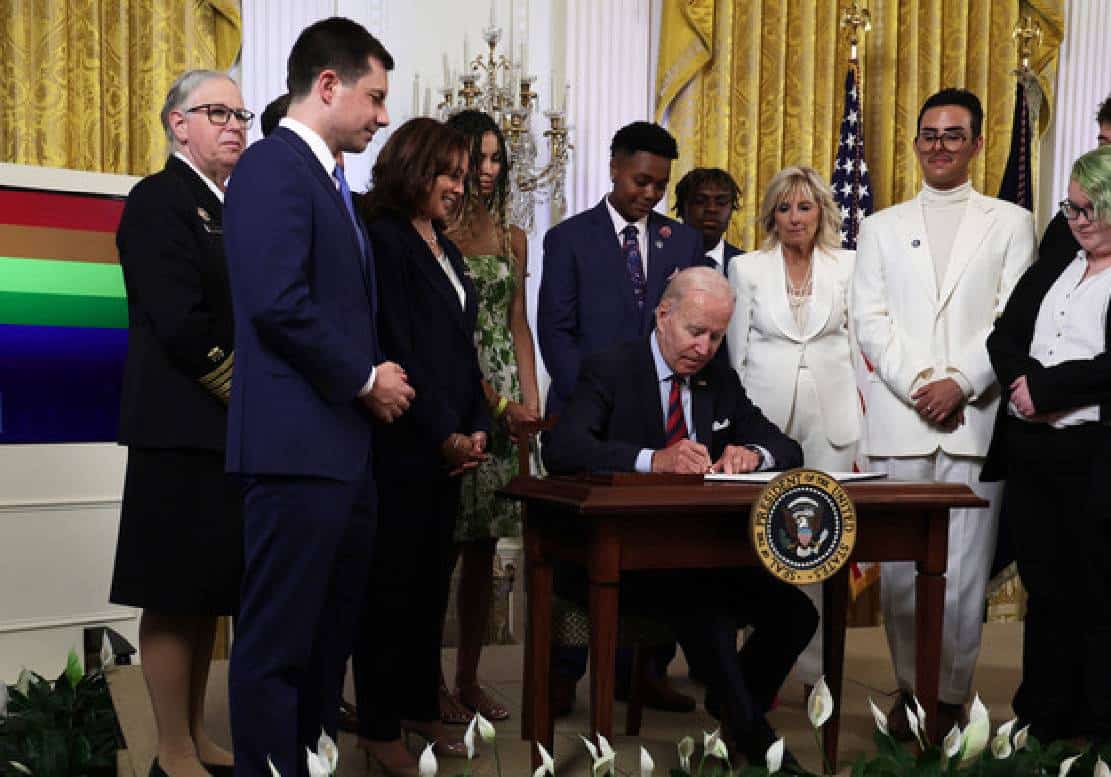 ‏ביידן רומז לחוק טרנסג'נדרים לאומי 