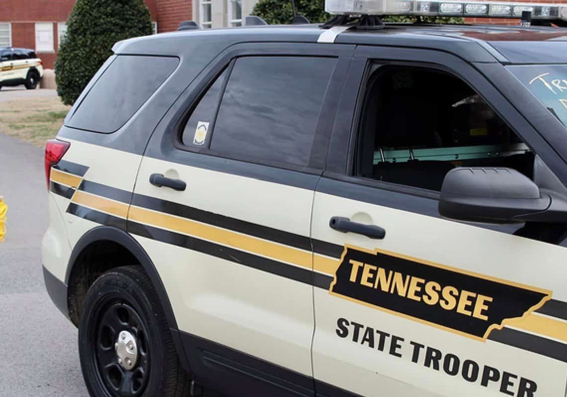 טנסי: שני צעירים נעצרו בחשד ששידלו נערה בת 17 לקיים יחסי מין