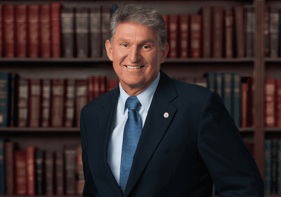 קולינס לא לבד: הסנאטור ג'ו מנצ'ין הודיע כי יצביע בעד אישור מינוי קאבנאו