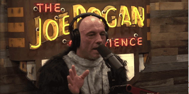 ג'ו רוגן מחמיא לטראמפ: "הוא סיפק את התשובה המושלמת"