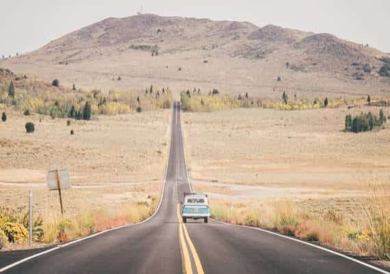 רומנטי או מזעזע: נסע עם גופת אשתו במושב הנוסע כי רצה להמשיך את הטיול שלהם