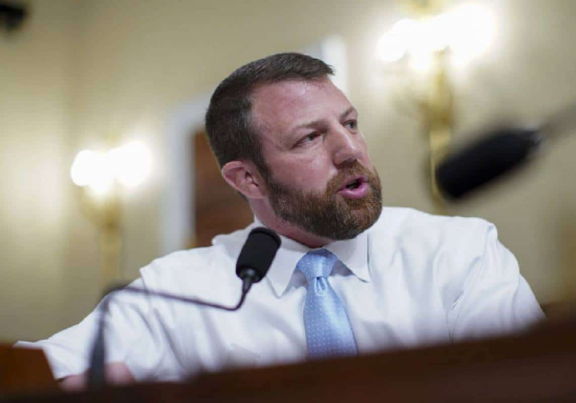 חבר-קונגרס אמריקאי נעלם באפגניסטן לאחר שיצא לבדו למשימת חילוץ סודית של אישה וארבעה ילדים