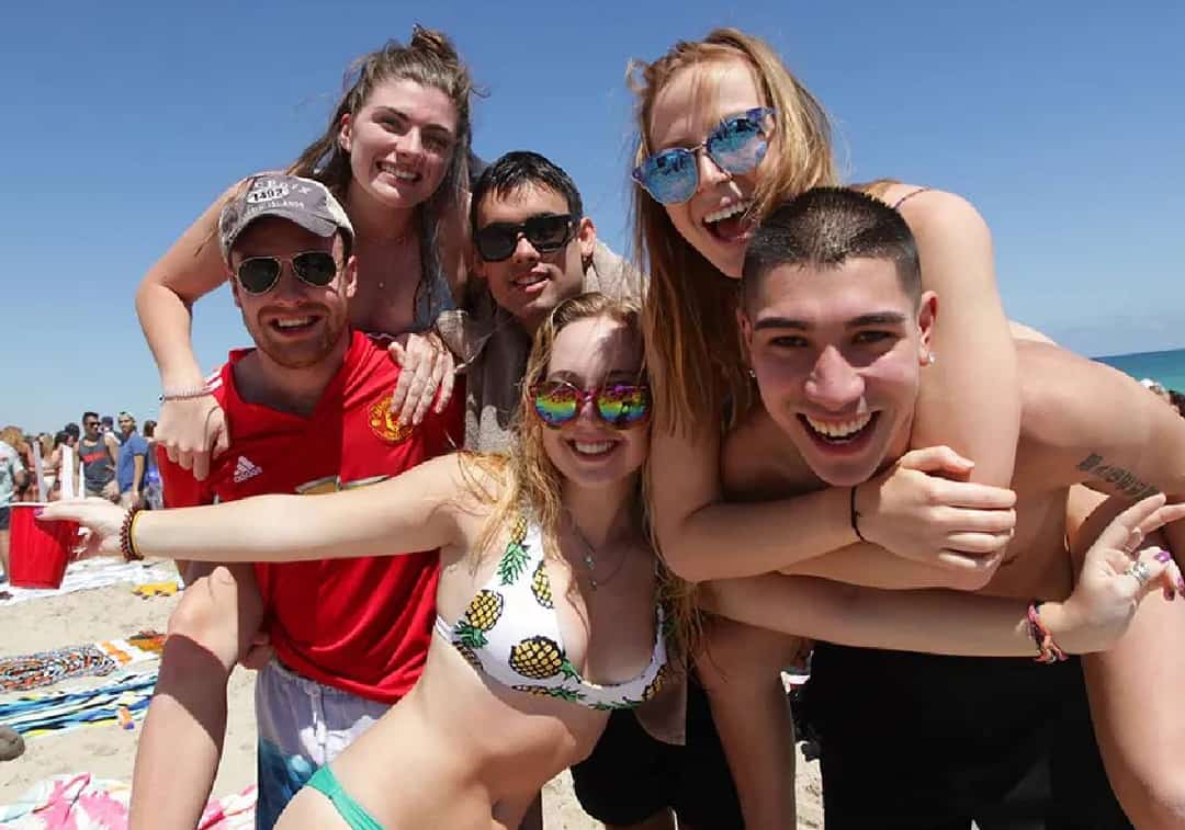 "שילמתי 8 דולר לארוחת ביג-מק לפני שבועיים, עכשיו זה 12!?" נופשי הספרינג-ברייק נגד ביידן