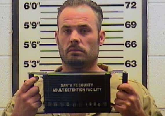 האב ירה באישה, ילדו בן ה-12 וידא הריגה. "הילד הרוויח את כרטיס הגבר שלו"