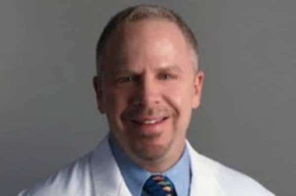 ניו יורק: 10 שנות מאסר לרופא שיניים שביצע טיפולי שורש בתמורה לסמים קשים