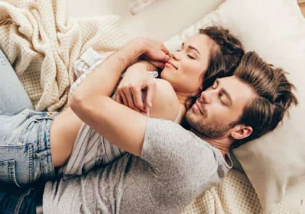 שואף לחיים רגועים ושינה איכותית? גלה איך מגנזיום משפיע על שליש מהיממה שלך