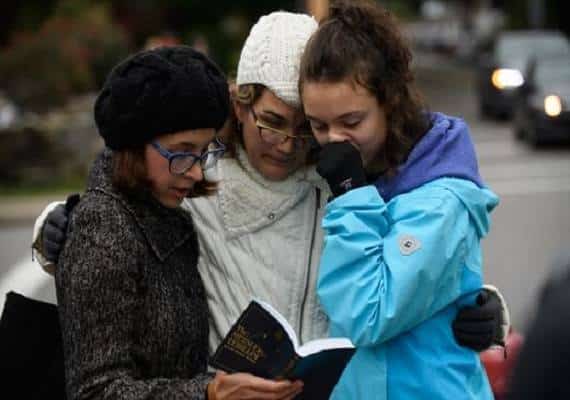 הטבח בבית הכנסת בפיטסבורג מעלה על סדר היום את מחלוקת האבטחה