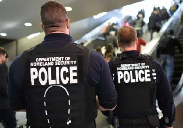 בזמן ביקור סגן השר בישראל: צלב קרס צויר בתוך המשרד לביטחון מולדת