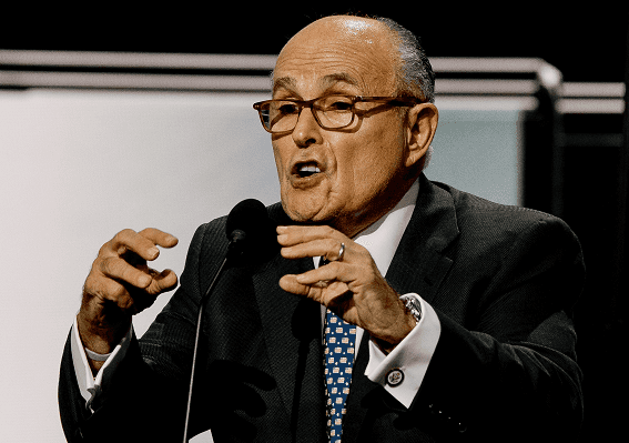 ג'וליאני: טראמפ לא יעניק חנינות בפרשת רוסיה