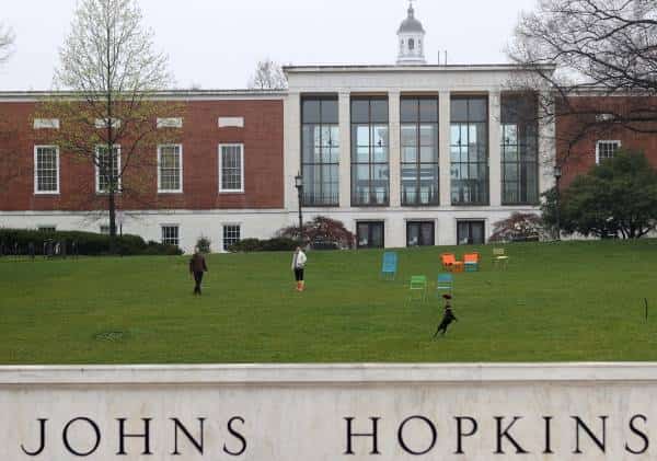 פניית פרסה: תפנית מפתיעה במדיניות ויזת הסטודנטים החדשה