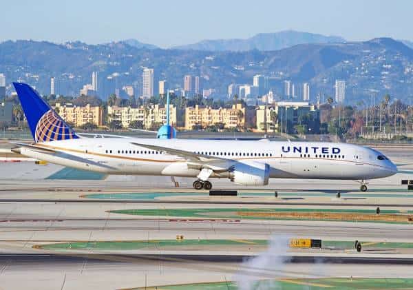 אפקט הקורונה: יונייטד הודיעה על ביטול מאות טיסות