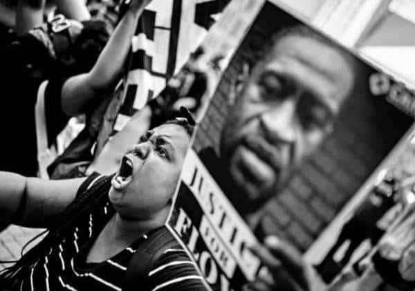 דעה: אלו קווי הדמיון בין עליית הפאשיזם באירופה ובין קבוצות הקיצון הפועלות עבור מהפכת גזע בארה"ב