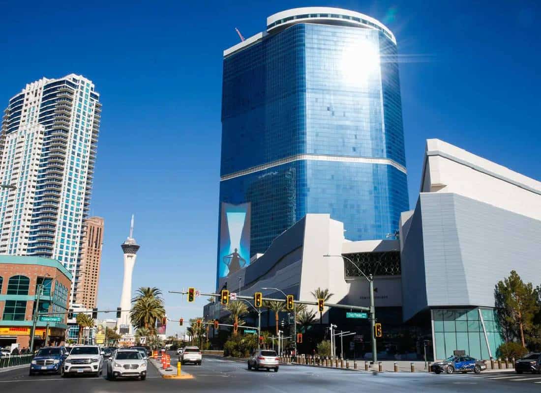 זמנים קשים בלאס וגאס: קזינו חדש מפטר עשרות דילרים בסטריפ