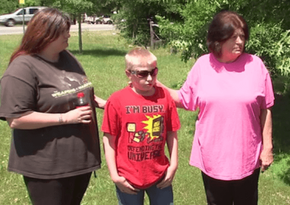 יוסטון: בן 12 הסובל מאוטיזם נאזק ונעצר כי שיחק ברובה דמיוני בביה"ס