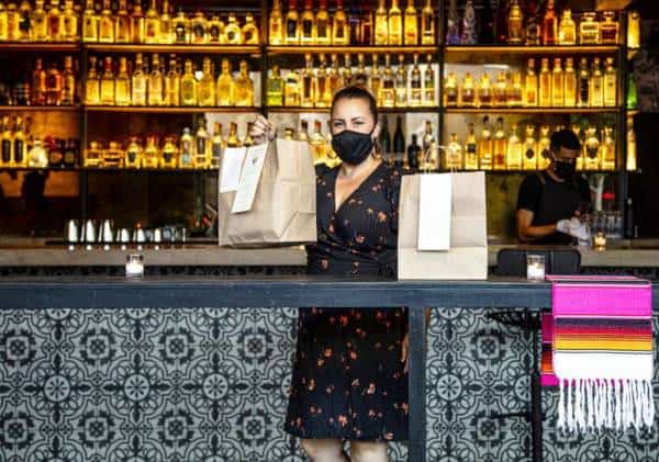 קליפורניה הכריזה רשמית: בתי הספר, חדרי הכושר והברים נפתחים מחדש