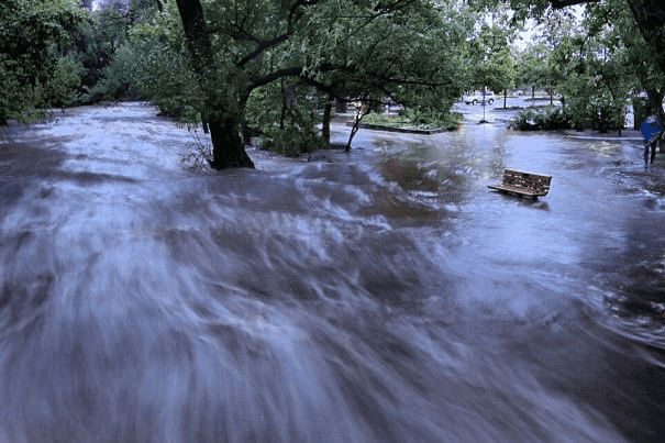 קליפורניה: אזהרת שטפונות בדרום המדינה לקראת "הסופה החזקה ביותר בשנה" 