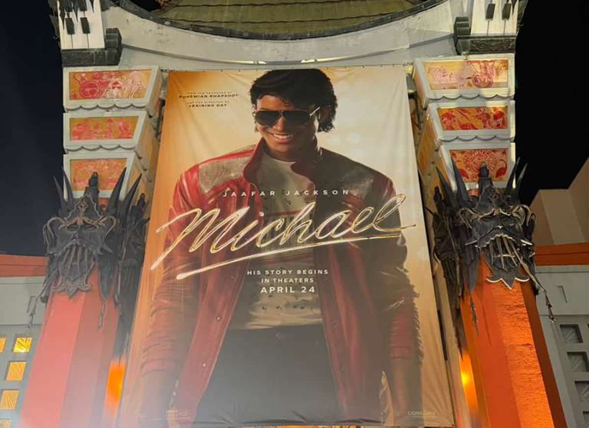 פרמיירת ״מייקל״ הייתה חגיגה של מוזיקה, נוסטלגיה ואגדה אחת גדולה מהחיים. לצד ההתלהבות ואהבת הקהל, הביקורות חלוקות וטוענות כי הסרט בוחר לחגוג יותר מ