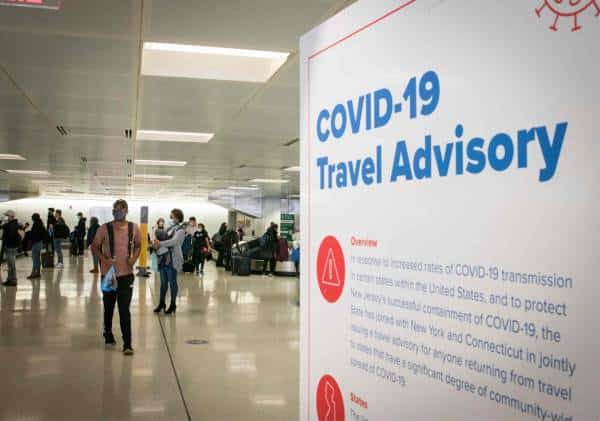 בשל זן הקורונה החדש: ארה"ב תחייב את כלל הטסים מבריטניה להציג בדיקת קורונה שלילית