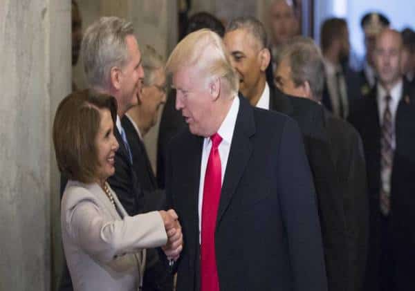 חזרה לפוליטיקה? טראמפ ופלוסי בחילופי דברים חריפים 