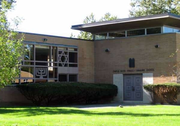 אנטישמיות או ונדליזם? אלמוני ירה באקדח אוויר לעבר בית כנסת