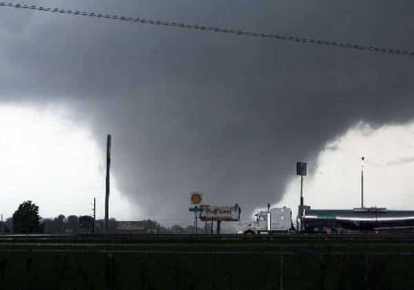 לפחות 23 הרוגים, בהם ילדים, בפרץ של סופות טורנדו בדרום-מזרח אלבמה